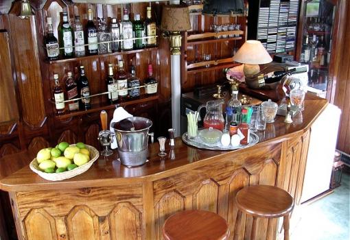 El bar del buque le ofrecerá sus bebidas favoritas